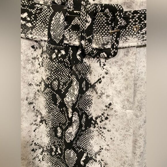 NWT Gianni Bini Python Print Wide Leg Cropped Pants - Picture 4 of 10